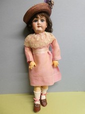 Poupée ancienne: Ravissante