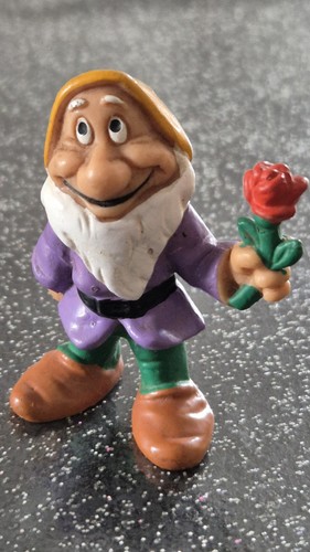 Figurine nain timide rose - figurine,