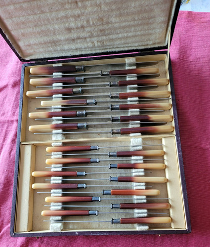 Ancien menagere couteaux - de,