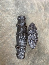 Ancienne crémone en fonte pour fenetre