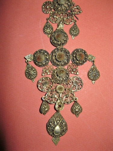 Ancien bijou collier régional