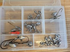 Boite de têtes plombées pour pêche à la verticale