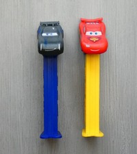 lot 2 distributeurs PEZ Disney