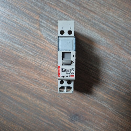 Télérupteur legrand 250v - télérupteur,
