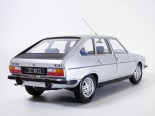 RENAULT 30 TX - R30 gris