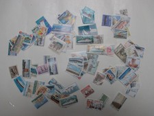 LOT DE 80 TIMBRES SUR LES