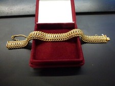 belle gourmette de femme en