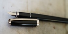 STYLO PLUME S.T. DUPONT FIDELIO EN LAQUE NOIRE & PLATINUM- PLUME OR MASSIF 14 CT