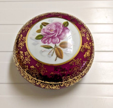 Bonbonnière en porcelaine de Limoges.   TB état.