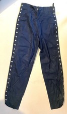 Pantalon En Cuir Bleu Avec Des