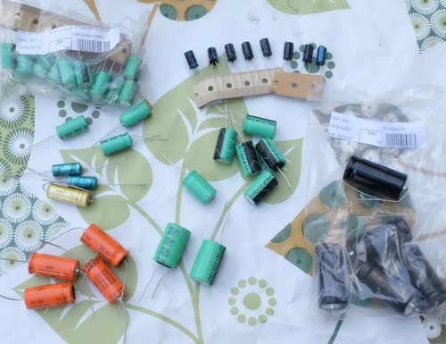 Lot condensateurs 22µf - de,