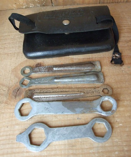 Trousse outils - à,