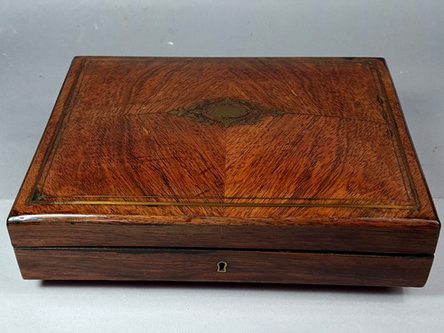 Ancien coffret jeux bois - à,