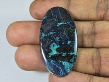 Cabochon ovale shattuckite