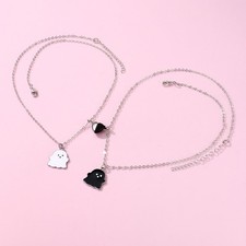 Collier boucle aimant??e Love