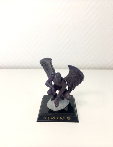 Figurine chant des stryges - le,