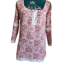 tunique longue coton avec fines dentelles  en très bon état