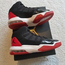 Basket Nike Jordan Max Aura Taille 36.5 Noir Et Noir Neuve Jamais Porté