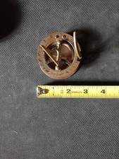 Ancienne boussole à cadran