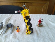 LEGO - MOVIE 2  - 70823 LE TRICYCLE D EMMET . ( VOIR DESCRIPTIF) .