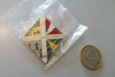 broche insigne MILITAIRE 64 RI AUXILIUM NOSTRUM A DOMINO FIA sachet d origine