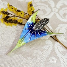 Broche Artisan Style Art