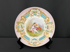 Assiette en porcelaine
