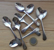 Huit petites cuillers à moka