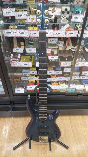 Guitare basse électrique