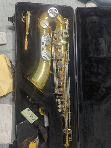 Wisemen comm tenor saxophone - saxophone.,