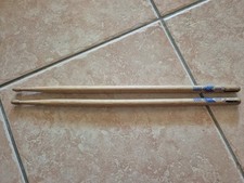 Paire de baguettes   de  batterie  Tama