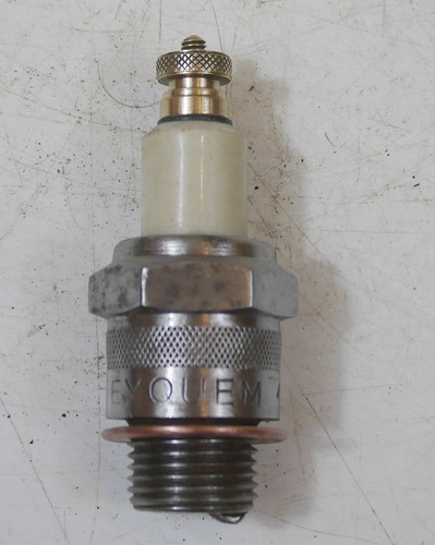Ancienne bougie automobile - ancienne,