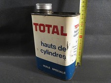 Ancien petit bidon d'huile