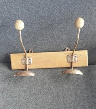 Porte-manteau et chapeau