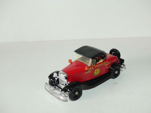 Ford 1932 roadster - v8, pompiers
