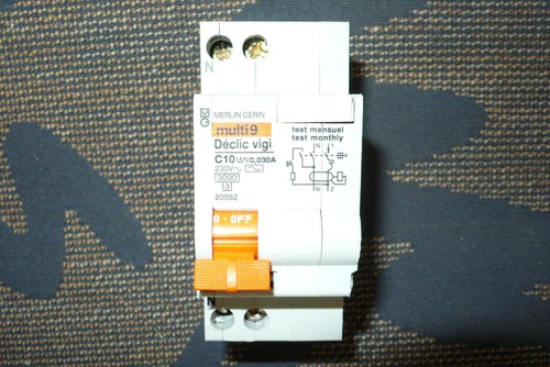Disjoncteur differentiel 10a - disjoncteur,