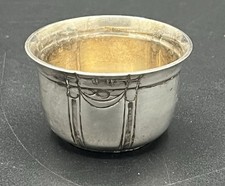 Petit récipient en métal argenté – Orfèvre Orbrille