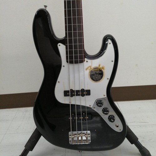 Guitare basse électrique