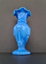 Vase ancien opaline de foire Meisenthal couleur bleue années 1920 têtes de lions