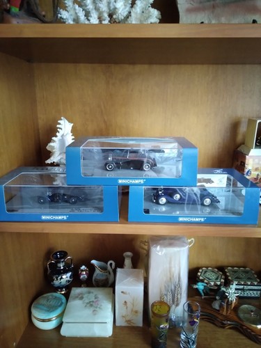 Voitures miniatures en - 2,
