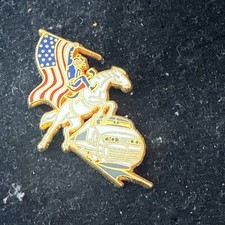 Pin's Pins Pin Badge SNCF TGV -BALLARD - COWBOY / USA - DRAPEAU - DORE OR FIN