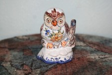 Moustier, chouette en faïence, fait main, signé, hauteur 9 cm
