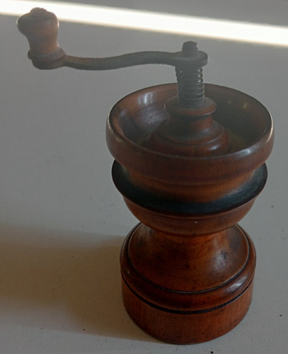 Ancien petit moulin poivre - petit,