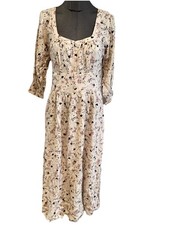 Superbe Robe Fluide Beige Bash