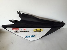 UN CACHE COQUE ARRIERE CARENAGE LATERAL DROIT MOTO DERBI 50 DRD RACING