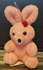 Petite peluche lapin rose