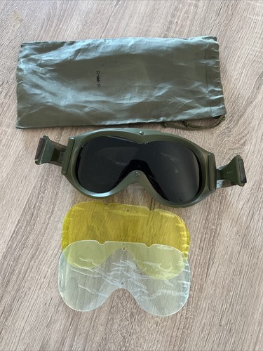 Masque militaire neuf