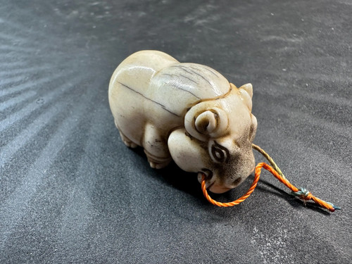 Ancien pendentif figurine