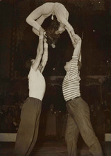 Répétition générale du Gala de l'Union des des Artistes, Numéro d'acro