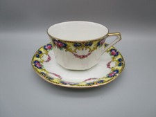 Tasse a thé ancienne en